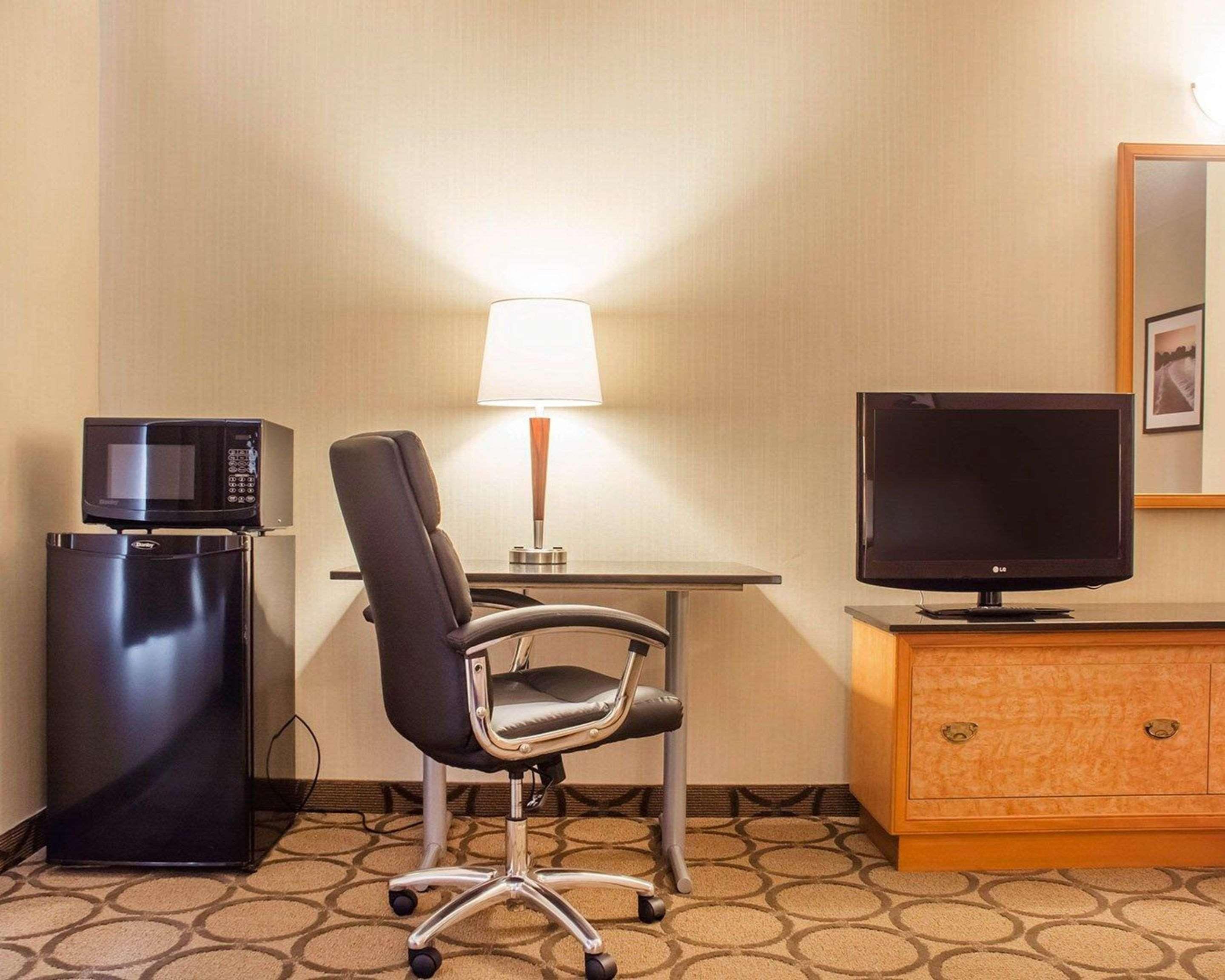 בראנטפורד Comfort Inn מראה חיצוני תמונה