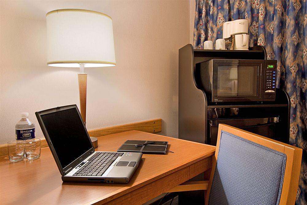 בראנטפורד Comfort Inn מראה חיצוני תמונה